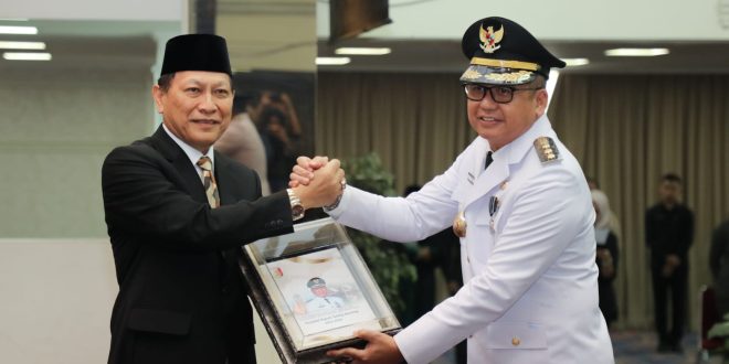 Pj. Gubernur Samsudin Melantik dan Mengambil Sumpah Jabatan Ferli Yuledi sebagai Penjabat Bupati Tulang Bawang Tahun 2024