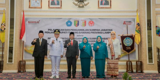 Ibu Maidawati Retnoningsih Samsudin Lantik dan Kukuhkan Feby Levarina sebagai Pj Ketua TP PKK dan Ketua Dekranasda Kabupaten Tulang Bawang