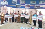 “Terimakasih Pak Wahdi Siradjjudin ” ujar Warga Rejomulyo Penerima Bantuan Bedah Rumah
