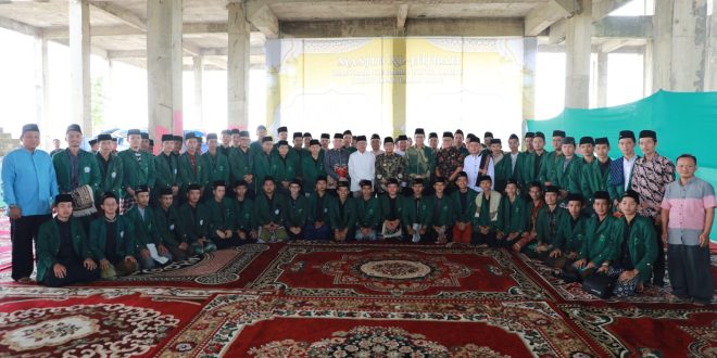 Pj. Gubernur Samsudin Salat Jum’at Bersama di Masjid Al-Hijrah Kota Baru