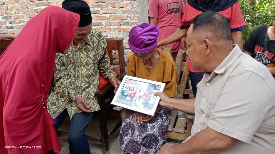 Rumah Ibu Paikem Roboh Termakan Usia, Langsung Dapat Bantuan RLH dari Bupati Lamsel