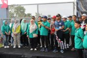 Pj. Gubernur Samsudin dan Ibu Maidawati Ikuti Jalan Sehat dalam Rangka Memperingati Hari Perhubungan Nasional Tahun 2024