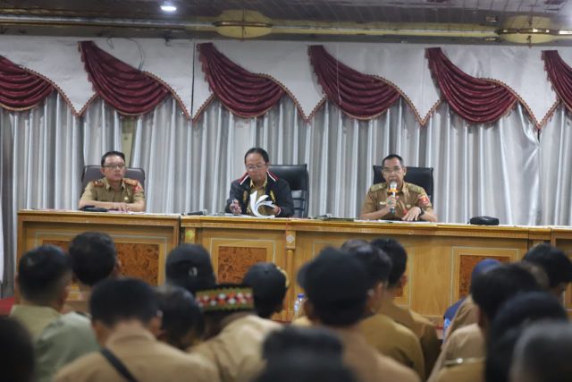 Pj Bupati Lambar Memberi Arahan Terkait Partisipasi Pilkada 27 November 2024