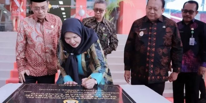 Walikota Eva Dwiana Resmikan Gedung Mal Pelayanan Publik
