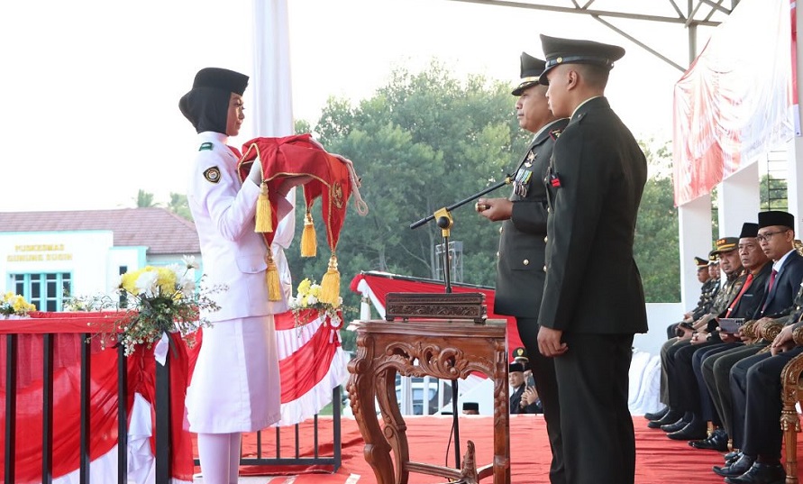 Pemerintah Kabupaten Lampung Tengah Laksanakan Upacara Penurunan Bendera Merah Putih
