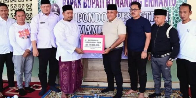 Nanang Ermanto Salurkan Dana Hibah Rp100 Juta Untuk Ponpes Mamba’ul Hikam