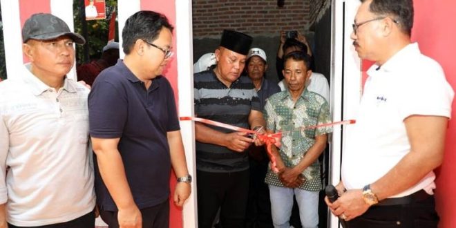 Nanang Ermanto Salurkan Bantuan Bedah Rumah untuk 10 Warga Kecamatan Katibung