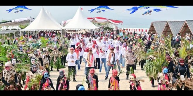 Kalianda Kite Festival III Resmi Dibuka, Diwarnai Tari Tuping Massal