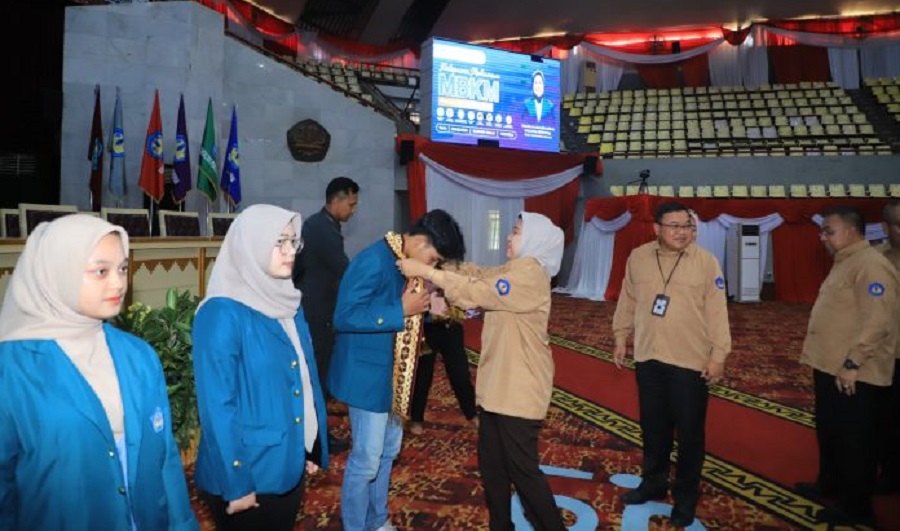 Unila Lepas 833 Mahasiswa Peserta Merdeka Belajar Kampus Merdeka