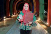 Walikota Eva Dwiana Terima Penghargaan Satyalancana Wira Karya dari Presiden