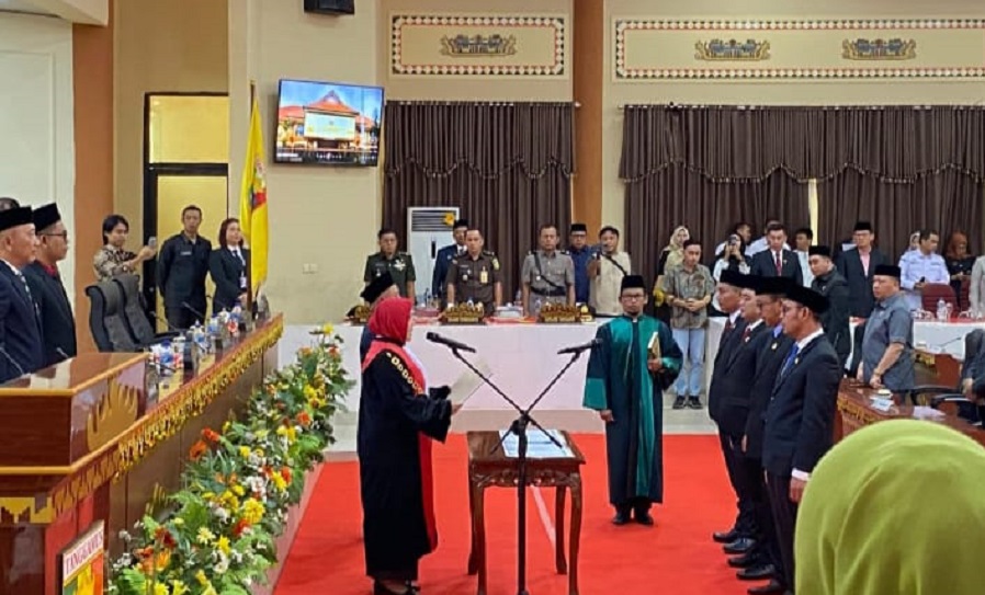 DPRD Tanggamus Rapat Paripurna Pengucapan Sumpah Janji Ketua dan Wakil Ketua