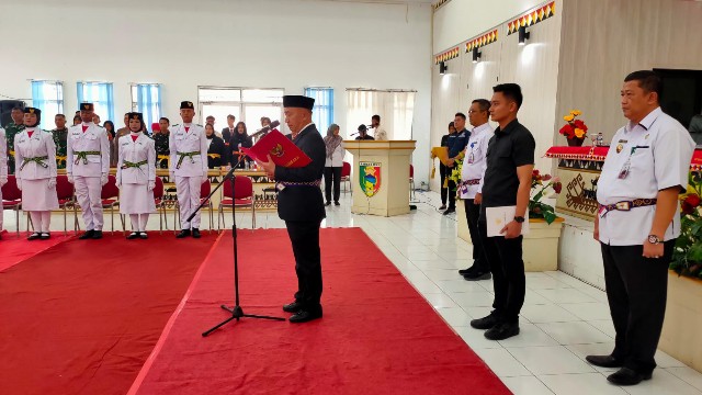 Pj. Bupati Kukuhkan Anggota Paskibraka Kabupaten Tanggamus Tahun 2024