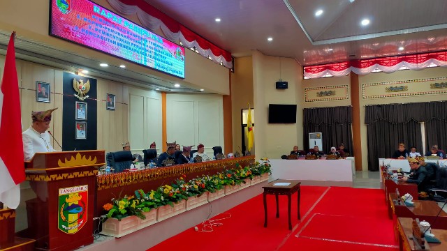 Sidang Paripurna Istimewa DPRD Tanggamus Mendengarkan Pidato Presiden RI, Dalam Rangka HUT Kemerdekaan RI Ke-79
