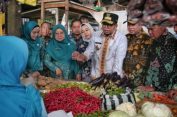Pj. Gubernur Tinjau Harga Bahan Kebutuhan Pokok di Pasar Gadingrejo Pringsewu