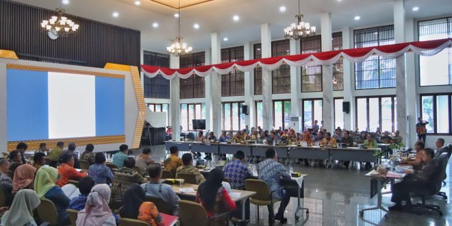 Centralberita – Pemprov Lampung Gelar High Level Meeting Tim Pengendalian Inflasi Daerah, Pj. Gubernur Samsudin Tekankan Langkah Konkret untuk Cegah Inflasi
