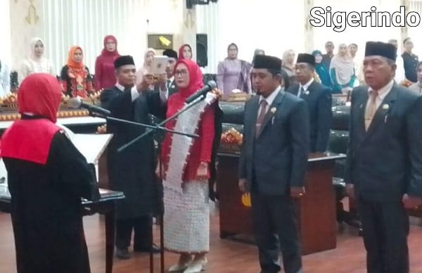 Pelantikan Unsur Pimpinan DPRD Metro, Pj Walikota : Tingkatkan Peran Lembaga untuk Perjuangan Aspirasi Masyarakat 15 Oktober 2024