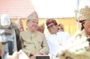 Pj. Gubernur Samsudin dan Ibu Maidawati Menghadiri Acara Begawi Agung Marga Balau