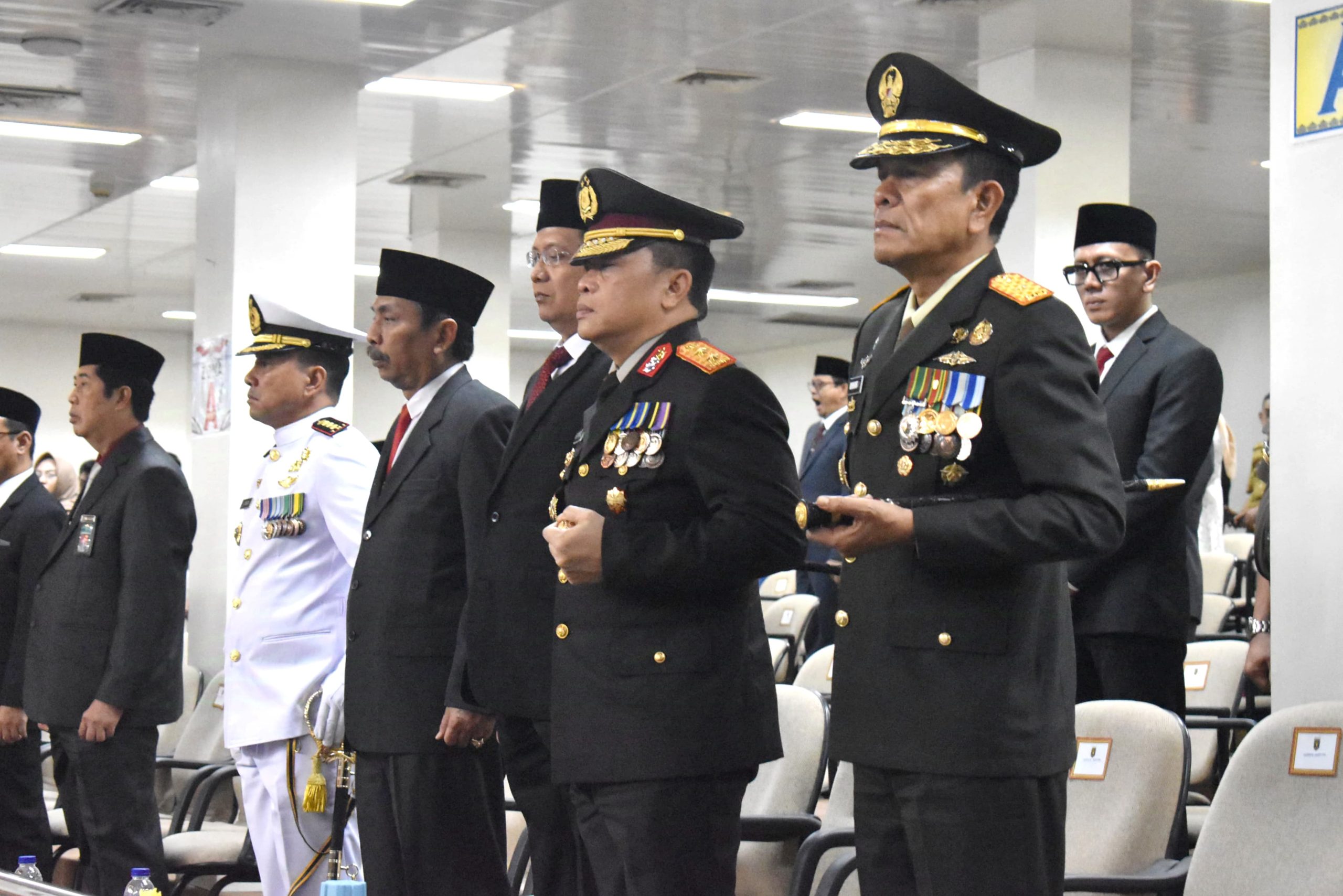 Danrem 043/Gatam Hadiri Pelantikan Pimpinan DPRD Provinsi Lampung