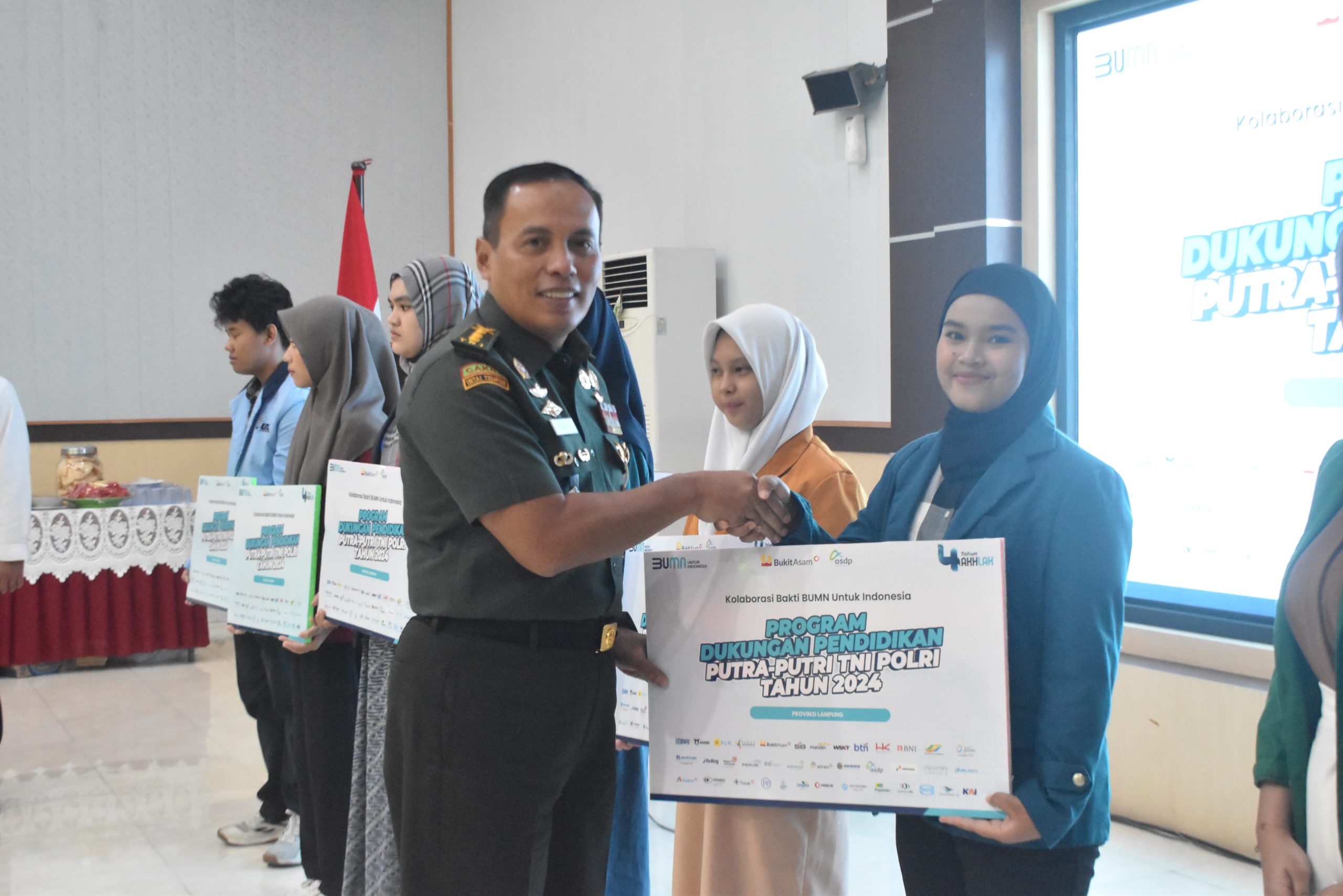Putra-Putri TNI-Polri Terima Program Bantuan Dukungan Pendidikan Dari PT. BA Dan PT. ASDP