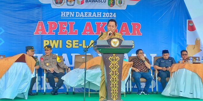 Pj. Gubernur Lampung Serukan Peran Pers dalam Apel Pilkada Damai dan Berintegritas di Tugu Adipura