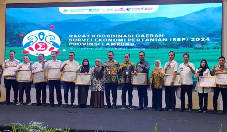 Pemkab Lampung Selatan Terima Penghargaan Penyelenggaraan Statistik Sektoral 2024