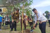 Marindo Kurniawan Pj. Bupati Pringsewu Minta Sekolah di Pringsewu Menanam Pohon Bambu