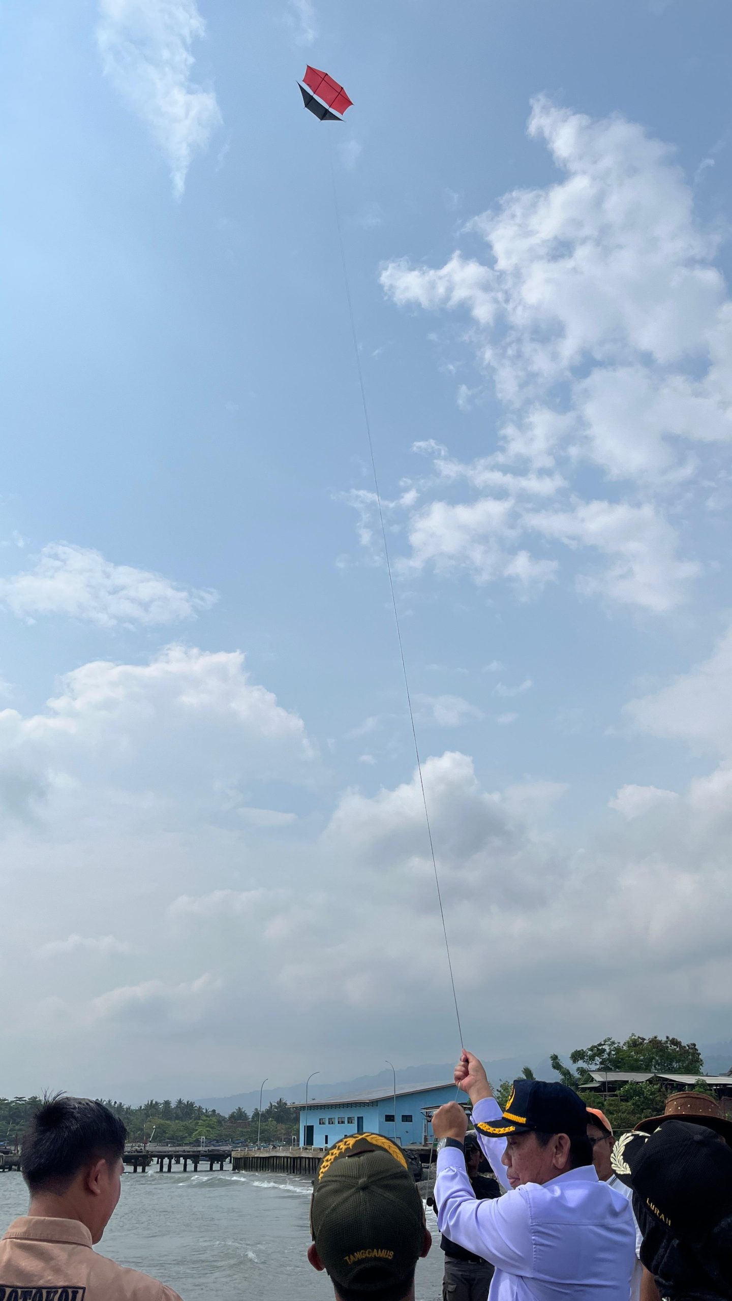 Pj Sekretaris Daerah Tanggamus Ir. Suaidi, MM Menghadiri Festival dan Lomba Layang-layang