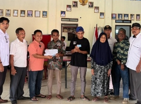 Anggota DPRD Hamdani Gandeng Disdukcapil Jemput Bola Rekam KTP ke Rumah Warga Keterbelakangan Mental di Tanjung Sari