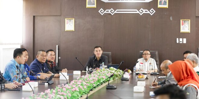Bupati Pesawaran Terima Kunjungan Tim Verifikasi Komisi Informasi Lampung Terkait Hasil Verifikasi SAQ dan Visitasi