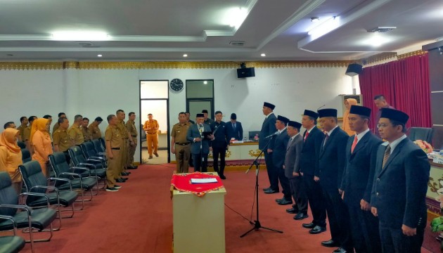 Pj. Bupati Tanggamus Lantik 7 Pejabat Pimpinan Tinggi Pratama