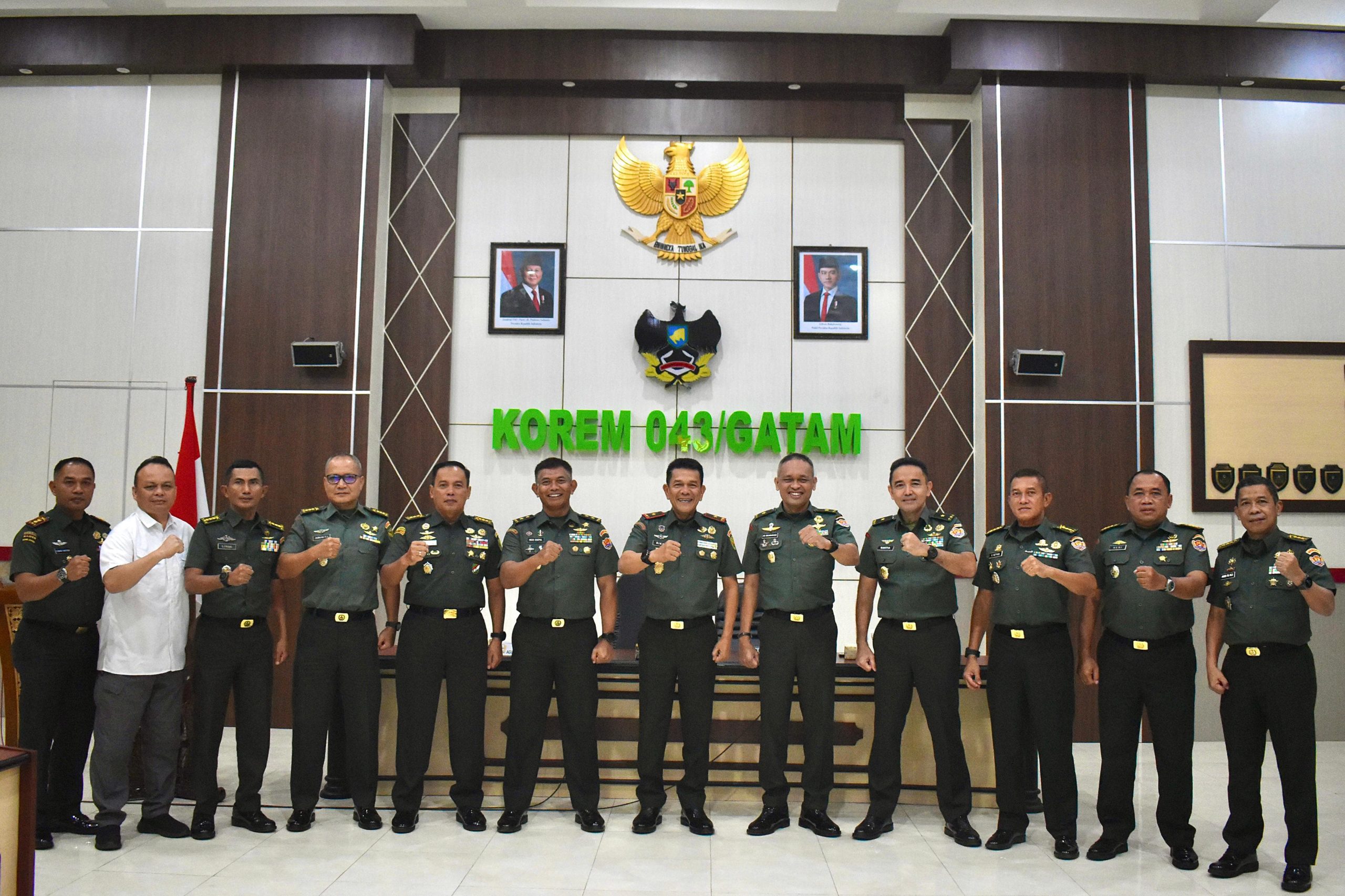 Danrem 043/Gatam Sambut Kunker Tim Pokja Kajian Strategis Sahli Kasad Bidang Sosbudkumham Dan Narkoba
