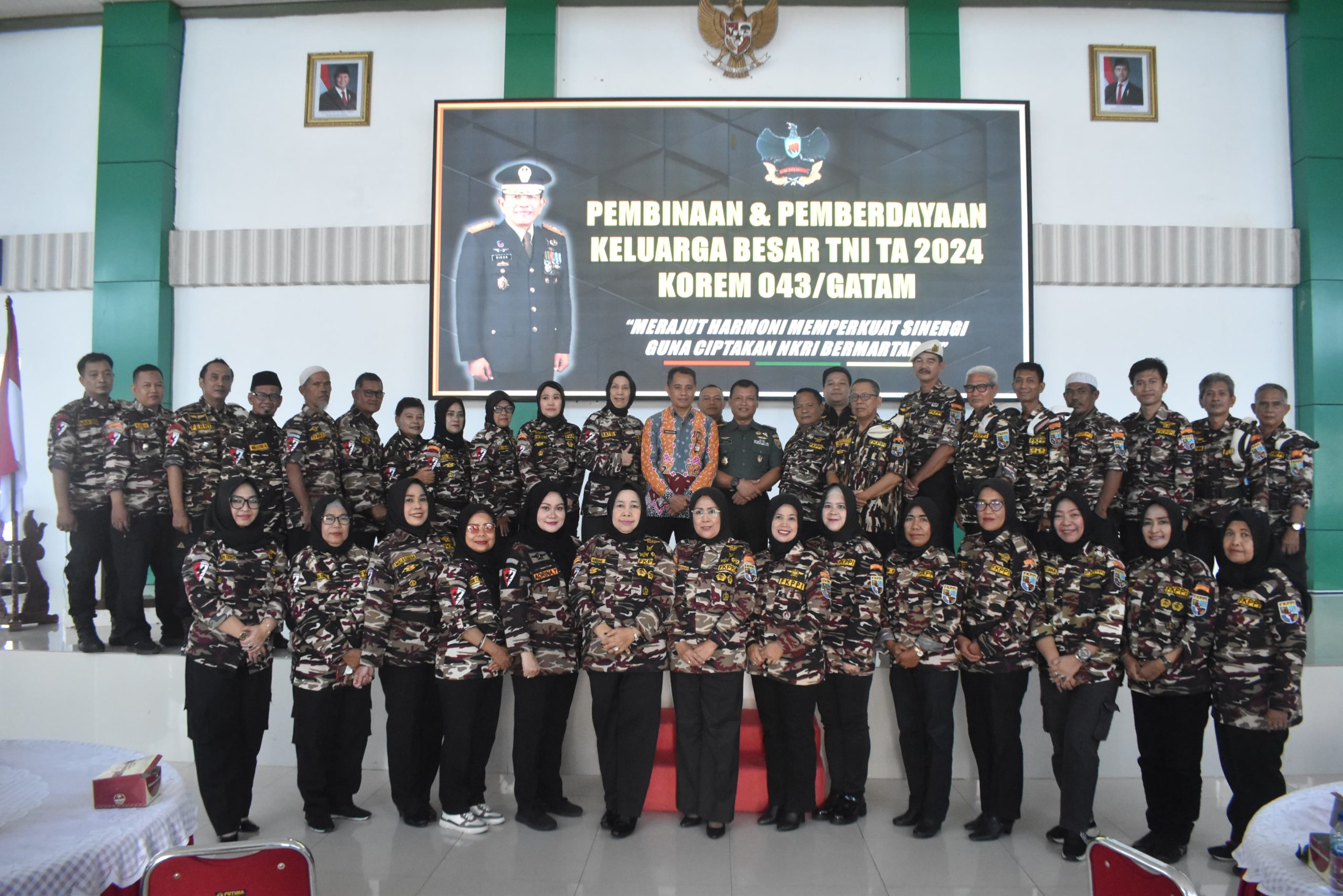 Korem 043/Gatam Gelar Komsos Pembinaan dan Pemberdayaan Keluarga Besar TNI