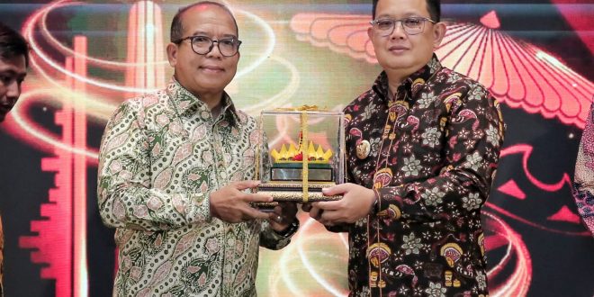 Pj. Gubernur Lampung Tandatangani Kerja Sama KUB Bank Lampung dan Bank Jatim