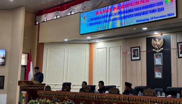 Sidang Paripurna DPRD Tanggamus Agenda Penyampaian RAPBD Tahun Anggaran 2025 dan Penyampaian Tiga Raperda