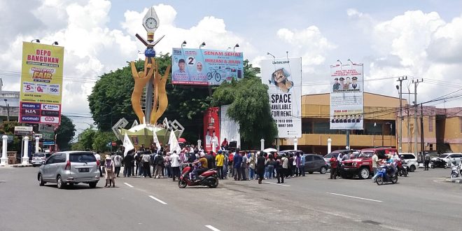 Polisi Kawal Aksi Damai Pendukung Paslon Nomor Urut 2 di Metro
