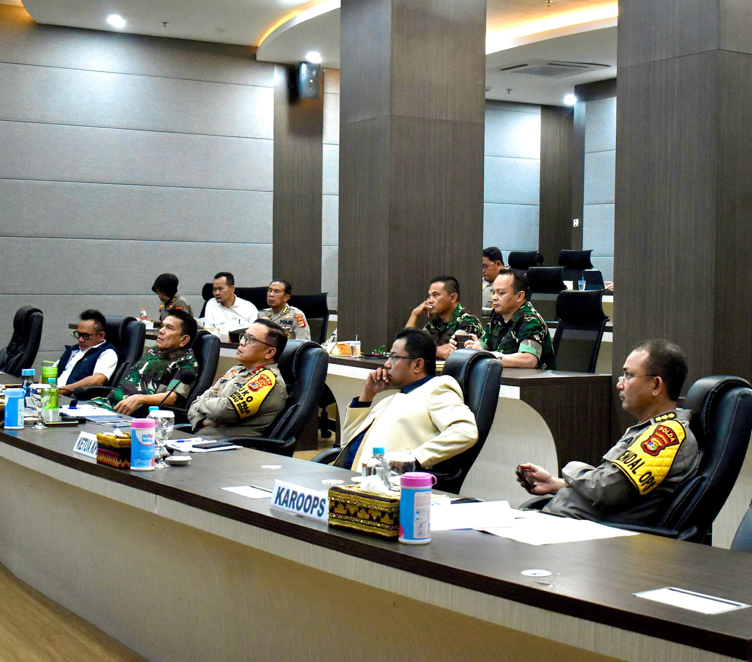 Danrem 043/Gatam Bersama Kapolda Lampung Ikuti Rakor Terkait Perkembangan Situasi Dan Keamanan Menjelang Pilkada Serentak 2024