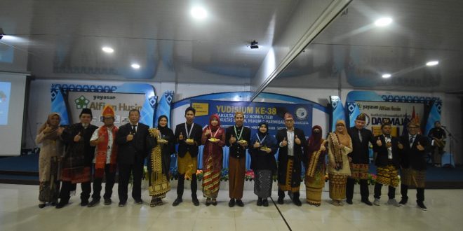 Prestasi Gemilang dan Nuansa Nusantara Warnai Yudisium Filkom dan Fakultas DHP IIB Darmajaya 2024