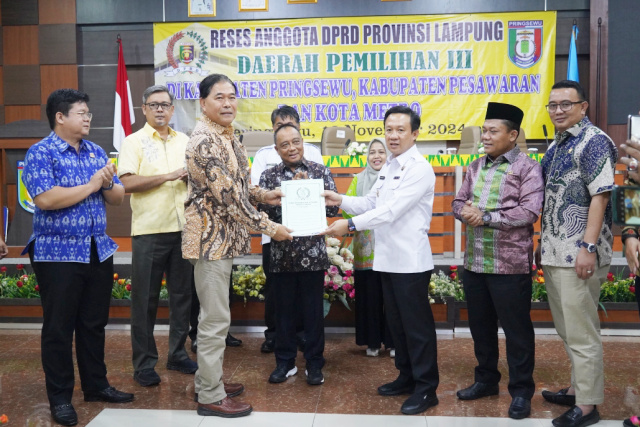 Pj Bupati Kabupaten Pringsewu Marindo Terima Reses Anggota DPRD Provinsi Lampung