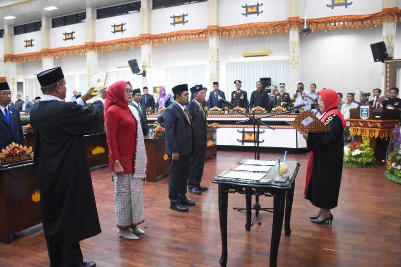 Ria Hartini Resmi Jabat Ketua DPRD Kota Metro Periode 2024-2029