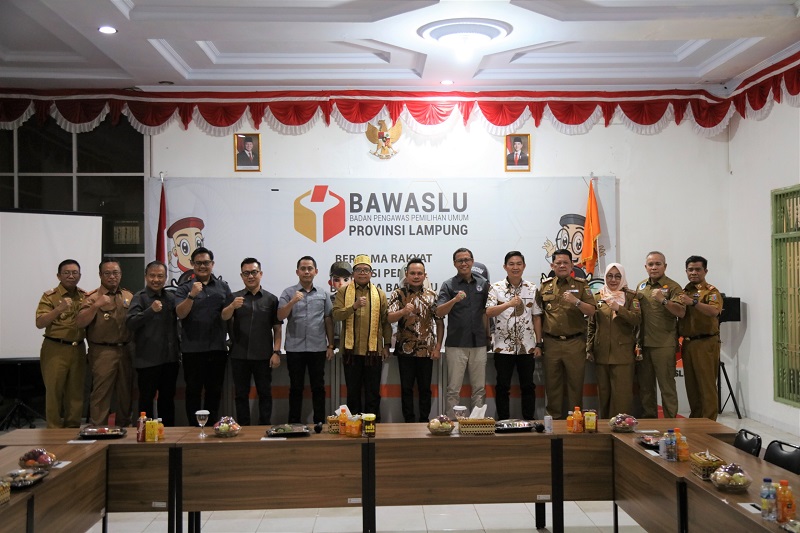 Pj Gubernur Lampung Koordinasi Kesiapan Pilkada Serentak 2024 dengan KPU dan Bawaslu