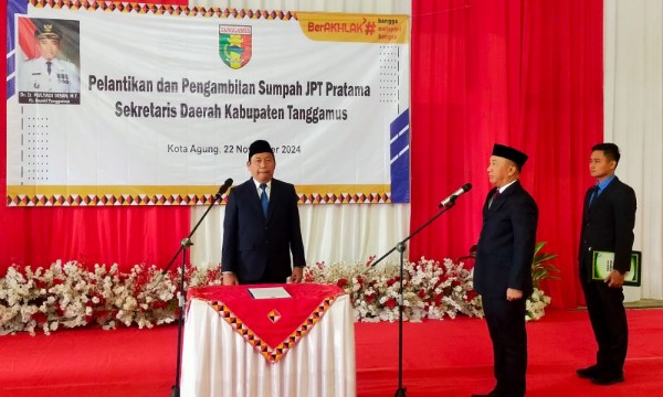 Pj. Bupati Mulyadi Irsan Tanggamus Lantik Sekdakab Tanggamus