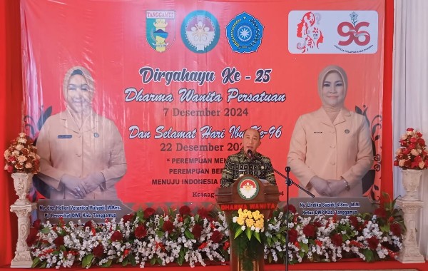 Pj. Bupati Hadiri Peringatan HUT ke-25 Dharma Wanita Persatuan dan Hari Ibu ke-96 Kabupaten Tanggamus