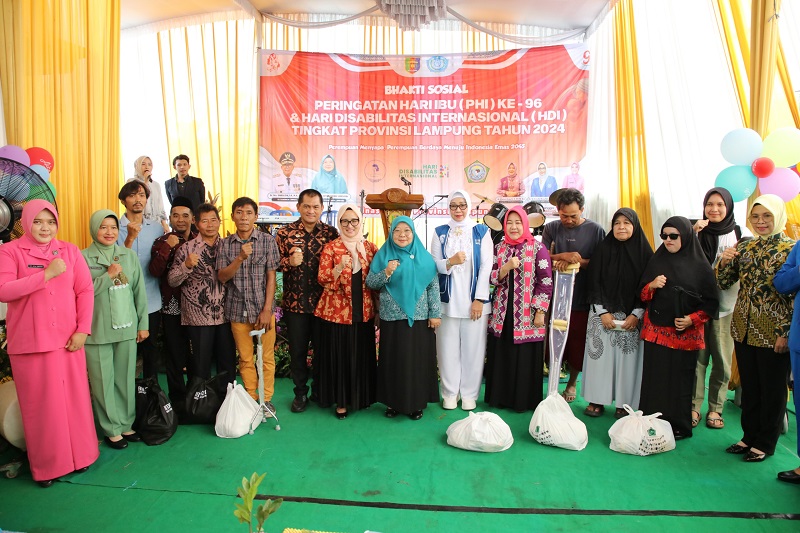 Maidawati Retnoningsih Samsudin Berikan Bantuan Ke Penyandang Disabilitas dan Lansia