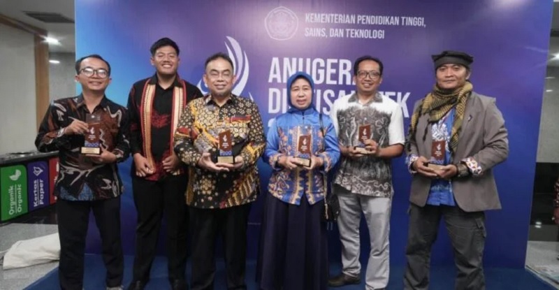 Unila Borong Tiga Emas, Satu Perunggu, dan Terbaik Satu Anugerah Diktisaintek 2024