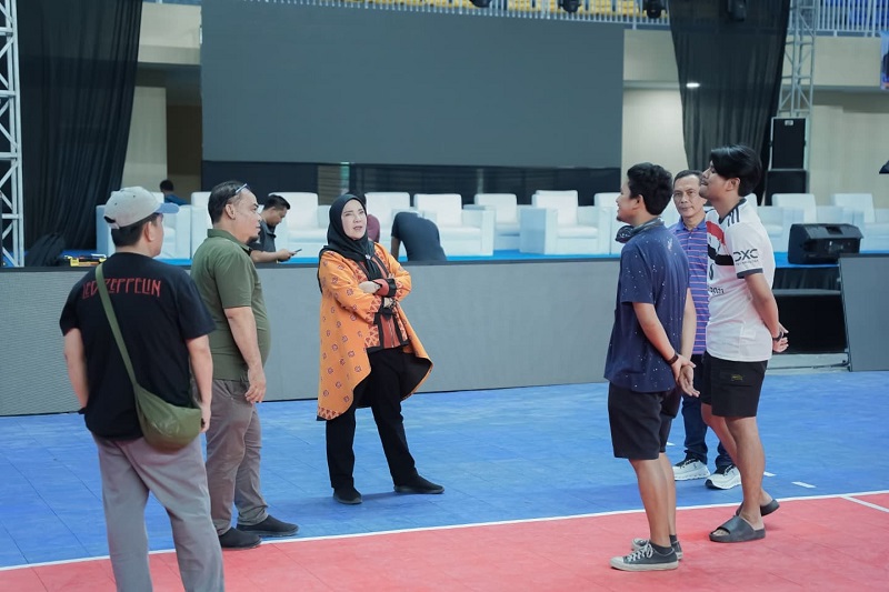Walikota Eva Dwiana Pantau Langsung Kesiapan Kejurnas Bola Voli U-19