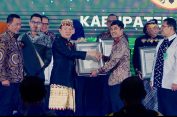 Dibawah Kepemimpinan Marindo Pemkab Pringsewu Terima Penghargaan STBM Award Tingkat Madya dari Kemenkes RI