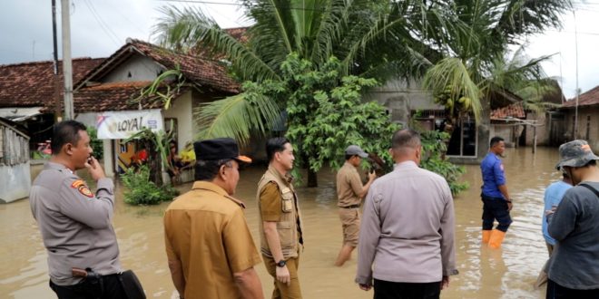 Pj. Bupati Pringsewu Bergerak Cepat Atasi Dampak Banjir