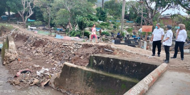 PEMKOT BANDAR LAMPUNG, PERCEPAT PERBAIKAN TALUD JEBOL AKIBAT BANJIR