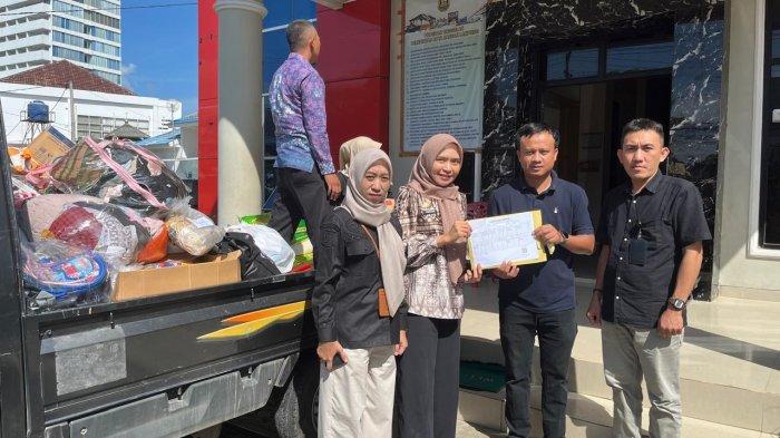 Pemerintah Kota Bandar Lampung Menyalurkan Dokumen Kependudukan Milik Warga Terdampak Banjir