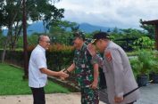 Danrem 043/Gatam Dampingi Menko Pangan RI Tinjau Lokasi Banjir di Palas Lampung Selatan